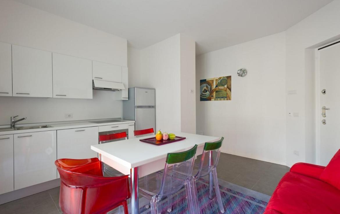 The Sunshine - Apartments With Pool Musso Exterior photo